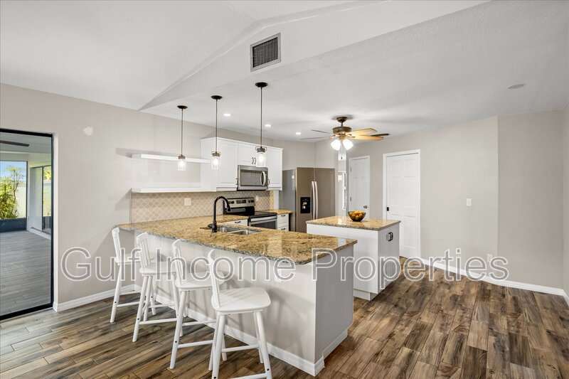 8307 12th Avenue Drive Northwest property image