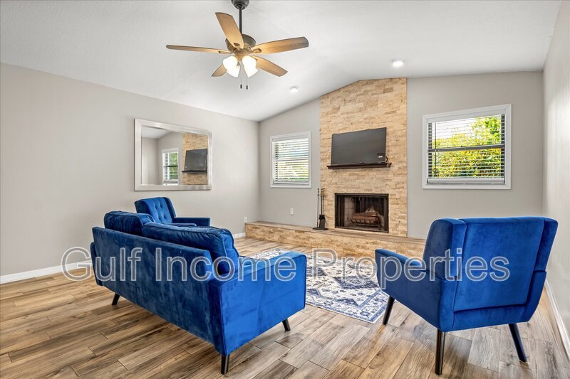 8307 12th Avenue Drive Northwest property image