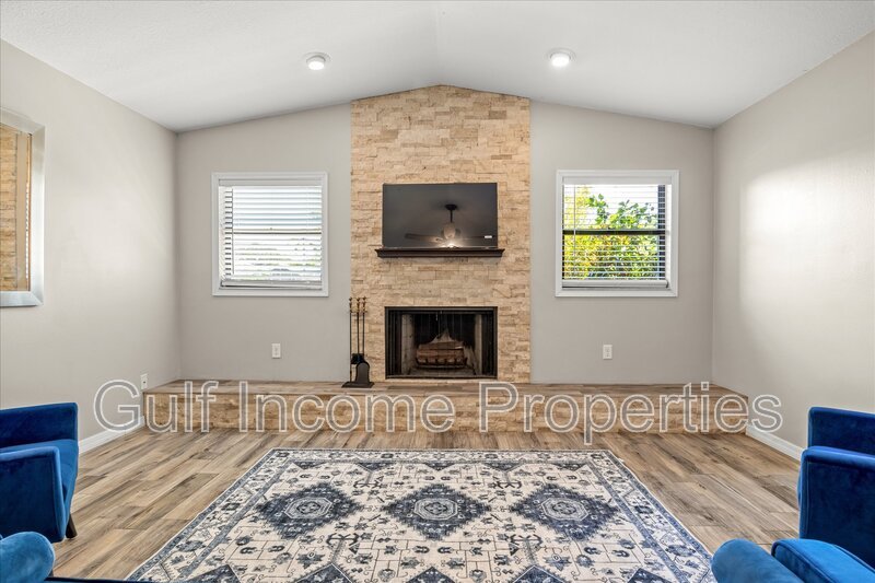 8307 12th Avenue Drive Northwest property image