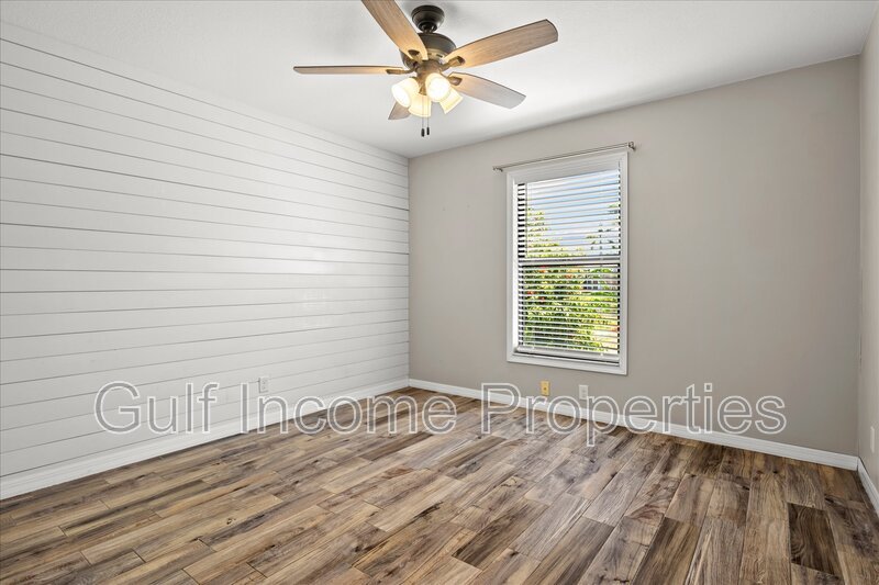 8307 12th Avenue Drive Northwest property image