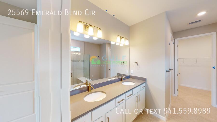 25569 Emerald Bend Cir property image
