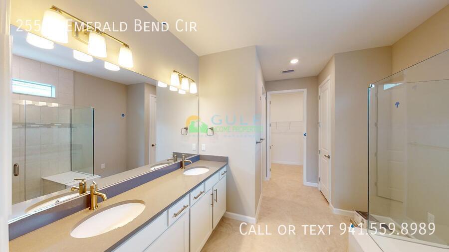 25569 Emerald Bend Cir property image