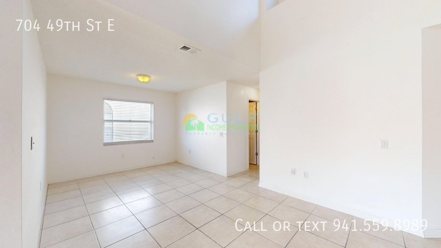 704 49th St E property image