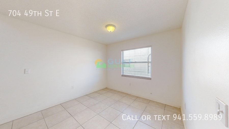 704 49th St E property image