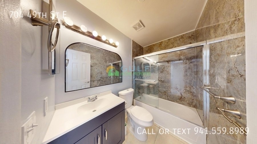 704 49th St E property image