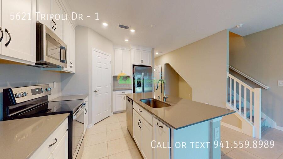 5621 Tripoli Dr property image