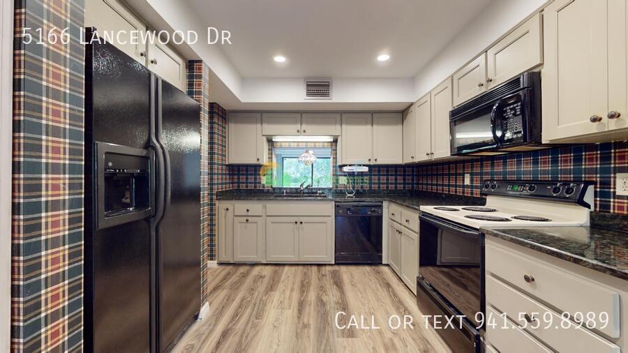 5166 Lancewood Dr property image