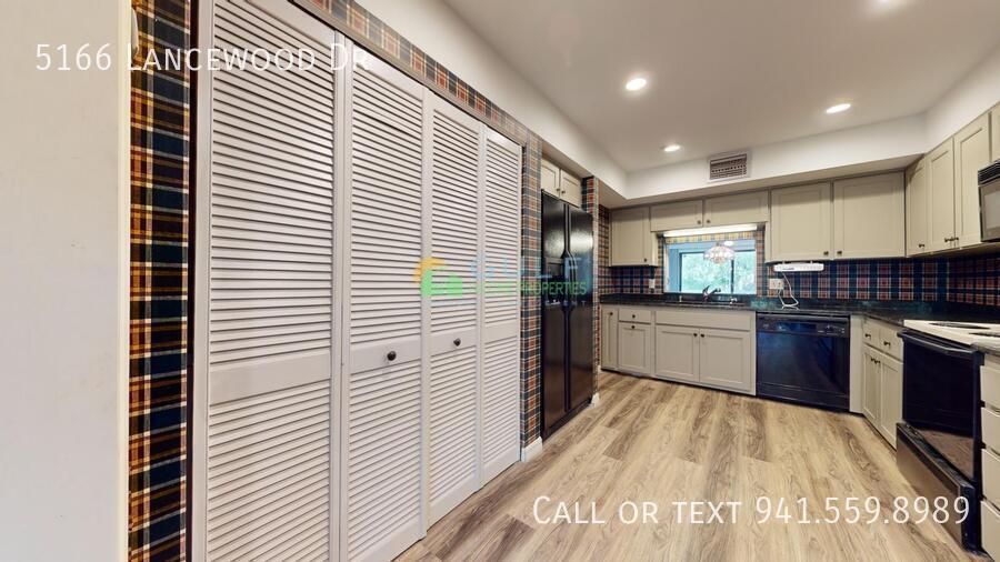 5166 Lancewood Dr property image