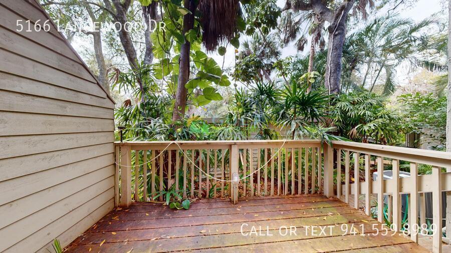 5166 Lancewood Dr property image