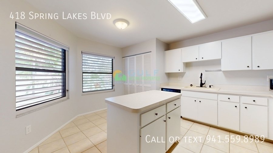 418 Spring Lakes Blvd property image